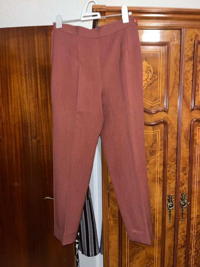 traje entero de mujer, chaqueta y pantalón