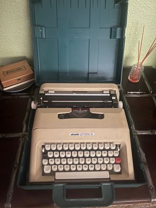 maquina de escribir Olivetti Letera 35