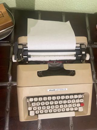maquina de escribir Olivetti Letera 35