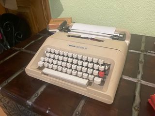 maquina de escribir Olivetti Letera 35