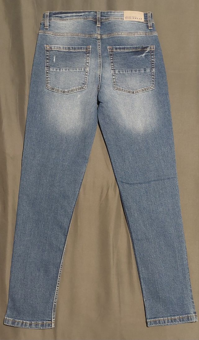 A ESTRENAR pantalón denim niño