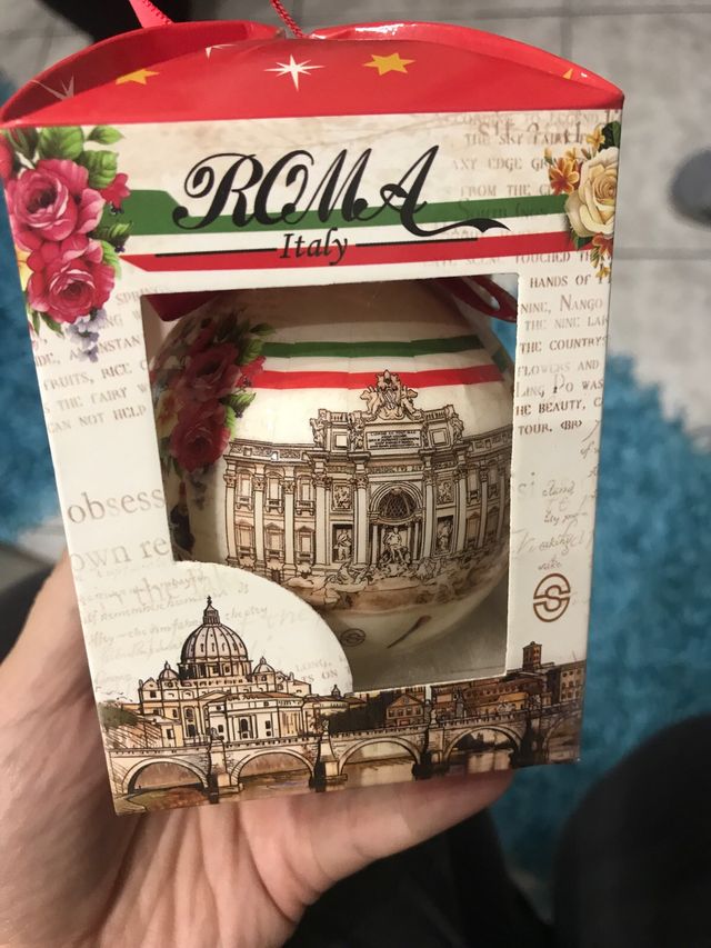 Addobbo albero natalizio con citta’ Roma