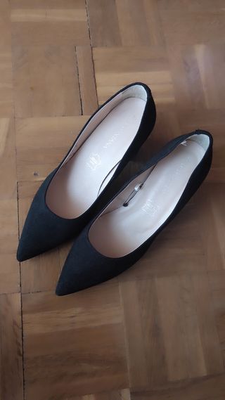 Zapatos negros nuevos 