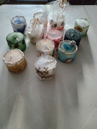 Candeline natalizie decorate a mano