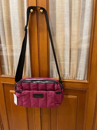 Bolso burdeos.Sin estrenar. 