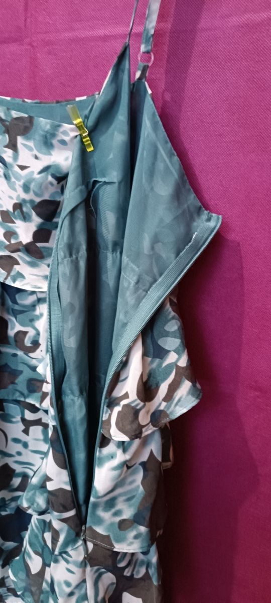 Vestido Mujer de tirantes y volantes