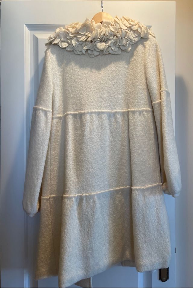 Abrigo  de lana. Usado una vez