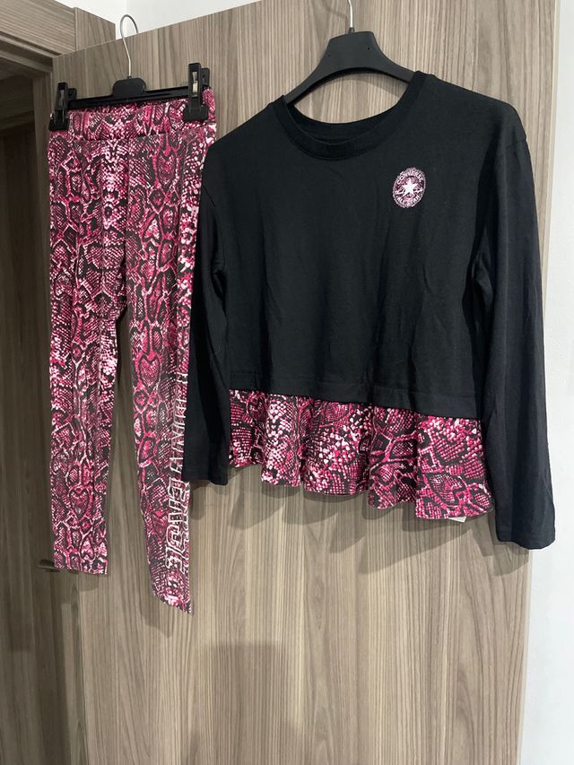 Conjunto Niña  camiseta + Leggin Converse 
