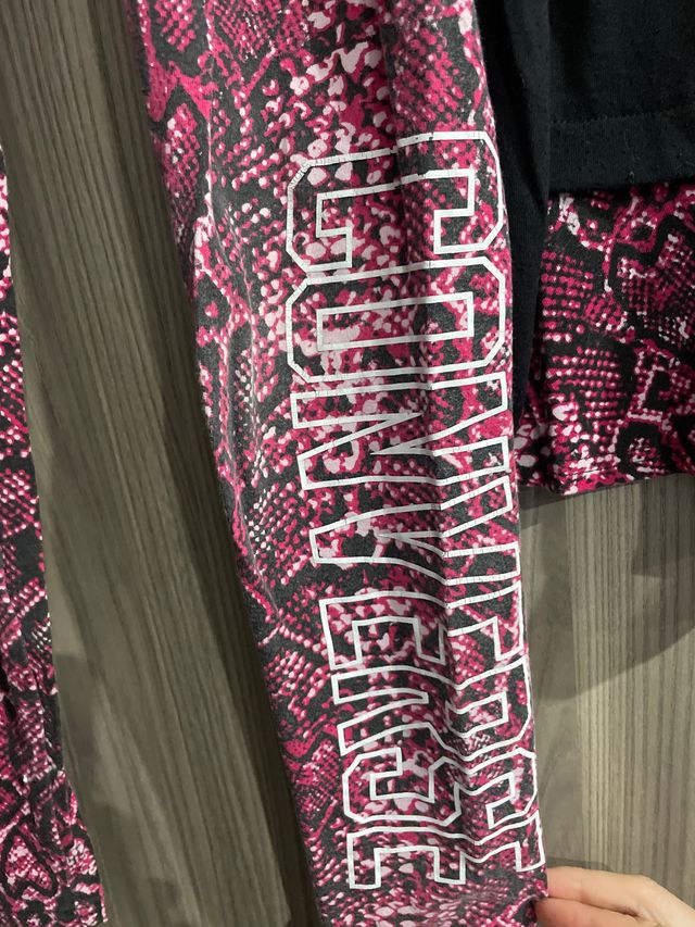 Conjunto Niña  camiseta + Leggin Converse 