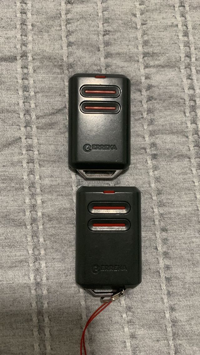 mandos puerta de garaje ( casi sin uso )