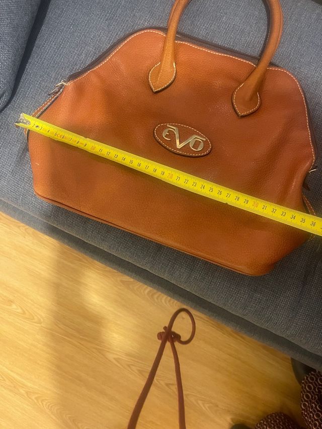 Bolso de piel EVO. Corteinglés