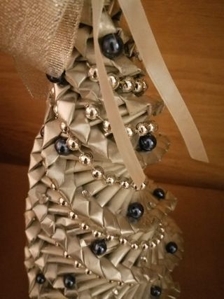 Albero di natale fatto a mano con carta