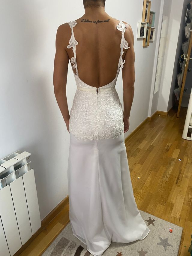 Vestido de novia con escote espalda