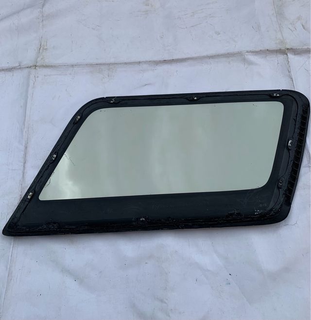 Toyota 4 runner. LUNA TRASERA TINTADA CONDUCTOR