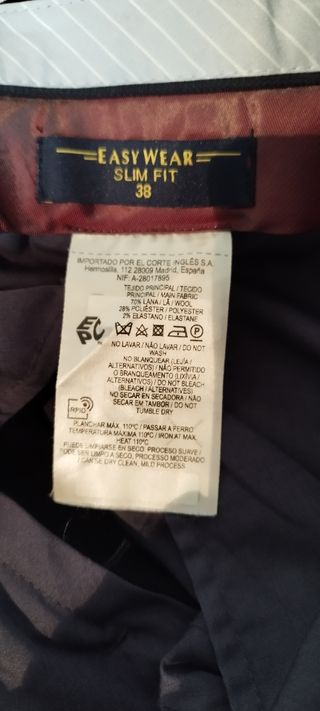 Traje (azul marino) + camisa (azul)