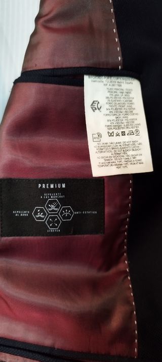 Traje (azul marino) + camisa (azul)