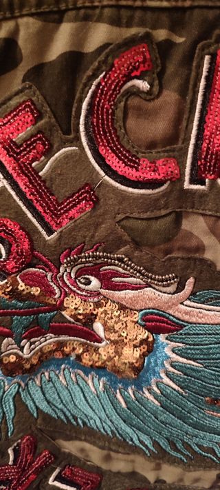 Parka mimetizada de Mango