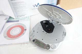 SONY DISCMAN D-NF611 MP3 & RADIO FM/AM Atrac3plus