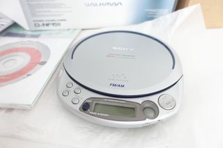 SONY DISCMAN D-NF611 MP3 & RADIO FM/AM Atrac3plus