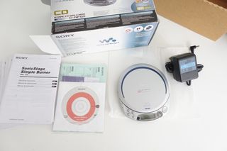 SONY DISCMAN D-NF611 MP3 & RADIO FM/AM Atrac3plus