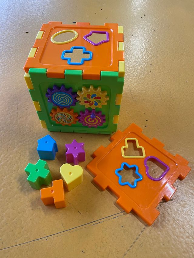 Brinquedo infantil educativo