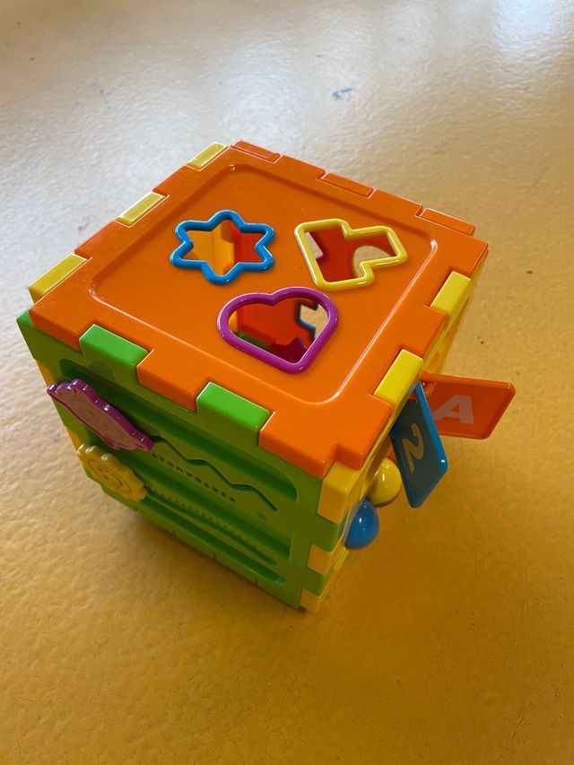 Brinquedo infantil educativo