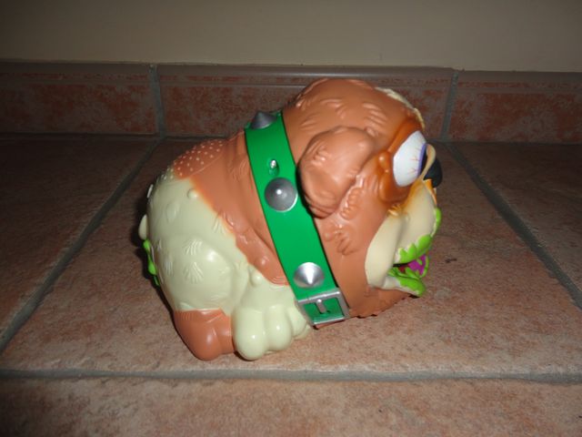 The ugglys perro tira pedos