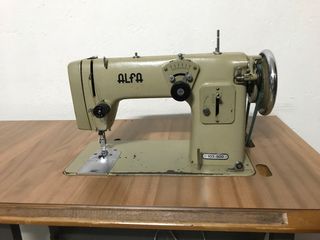 Máquina de coser ALFA
