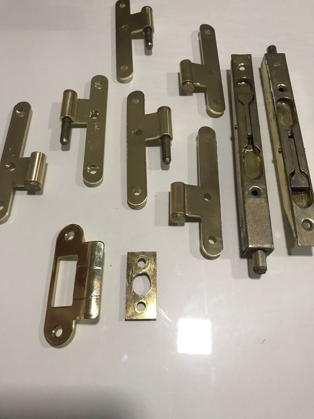 Manilla puerta (derecha) más pestillos