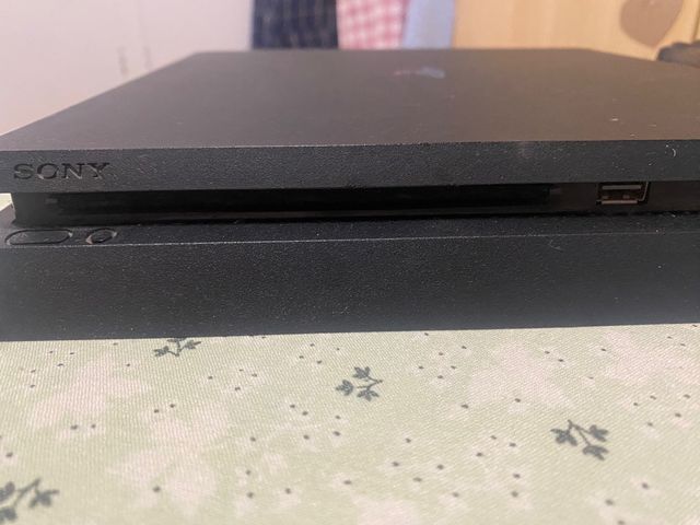 play station 4 slim