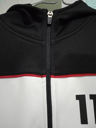 Chaqueta deportiva 11
