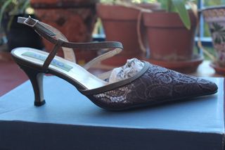 Zapato / Sandalia de tacón bajo color burdeos