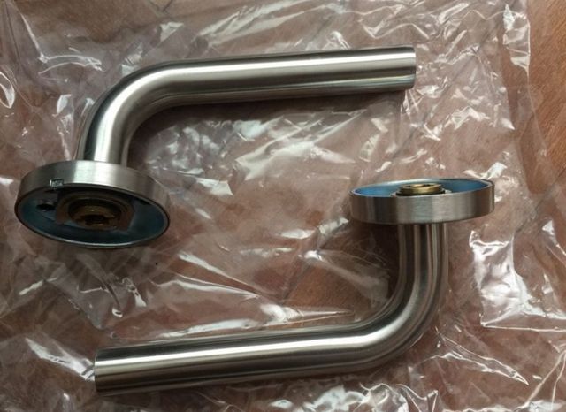 Rosetas de puerta Vilna acero inoxidable cepillado