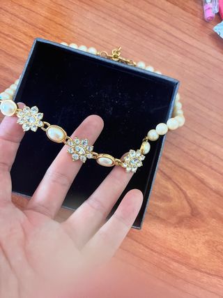 Collar vintage dorado perlas cristales blancos 