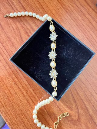 Collar vintage dorado perlas cristales blancos 