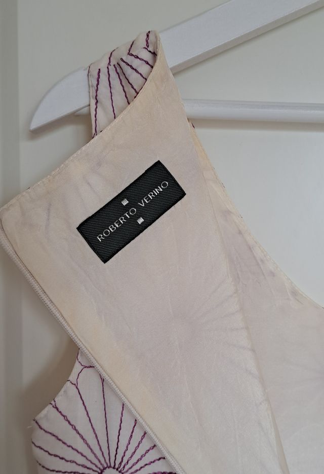 VESTIDO ROBERTO VERINO CRUDO BORDADO FLORES LILA