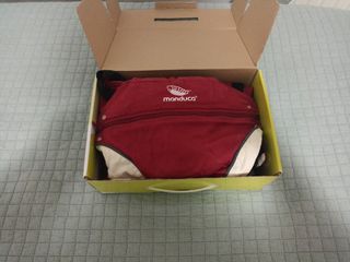 Mochila bebé manduca.