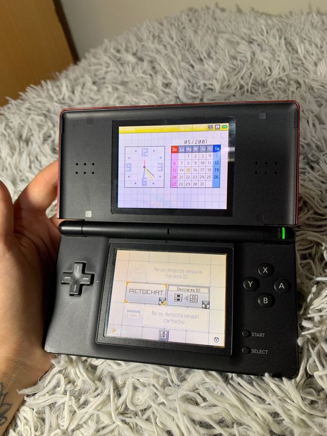 NITENDO DS  LITE ROJA Y NEGRA