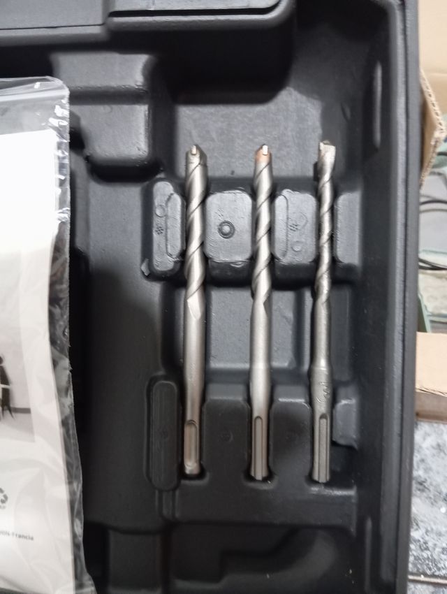 Martillo demoledor 
Taladro percutor 