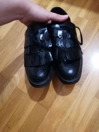 mocasin piel flecos