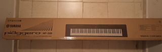 YAMAHA PIAGGERO NP-32B CON SOPORTE