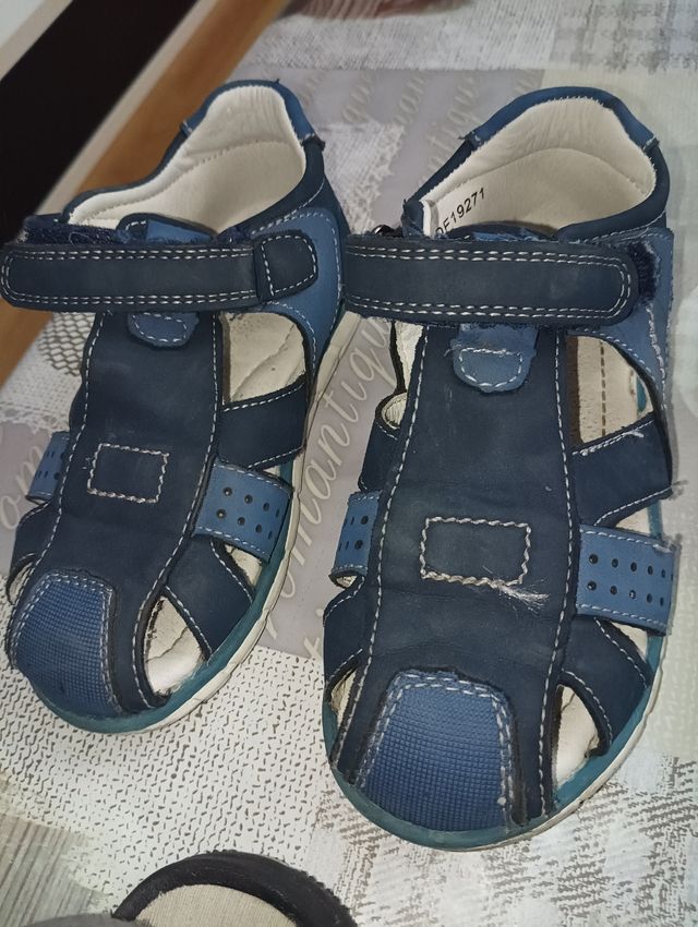 Calzado verano niño talla 27
