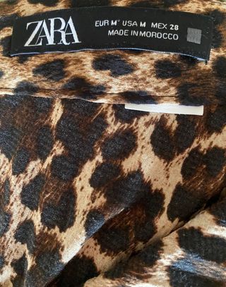 Falda Midi plisada estampado leopardo Zara