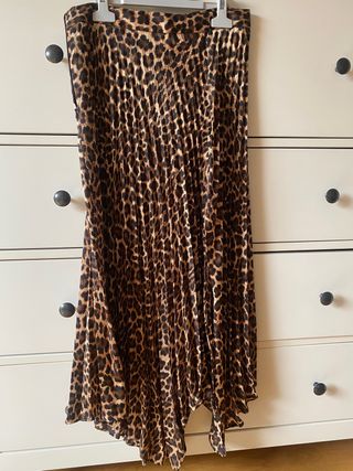 Falda Midi plisada estampado leopardo Zara