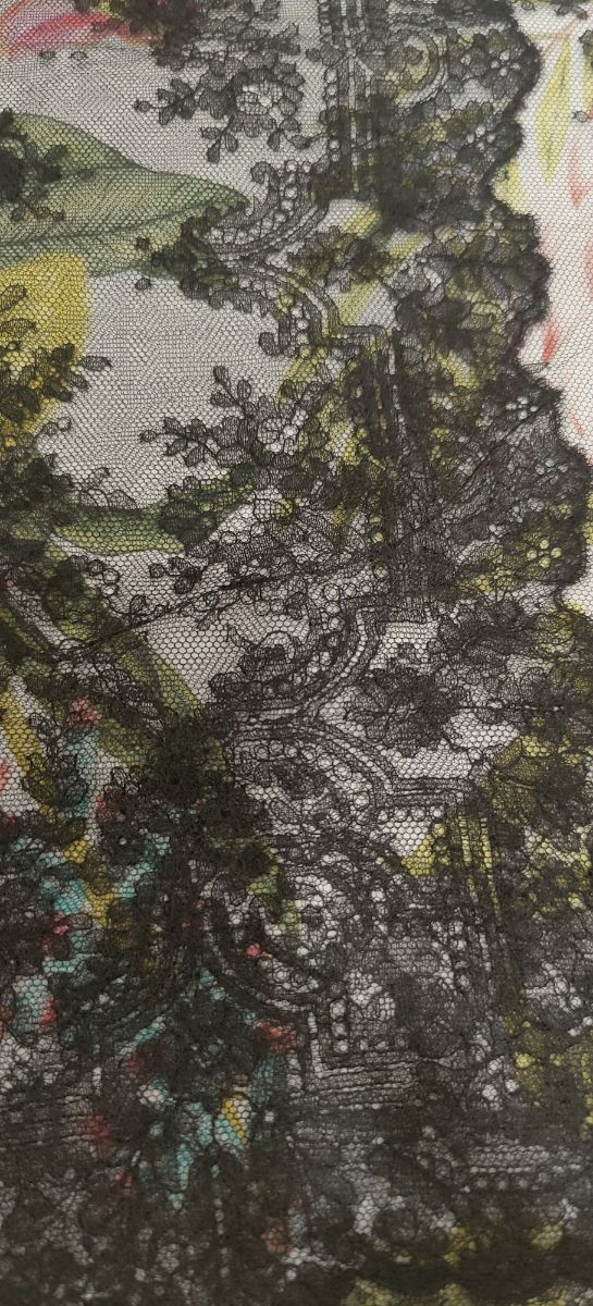 Preciosa mantilla negra de Chantillí