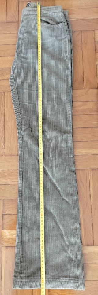 Pantalón pana verde chica algodón.