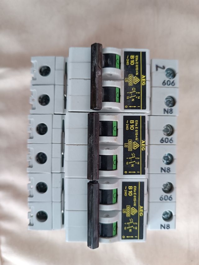 interuptores magnetotermicos  10A curba B