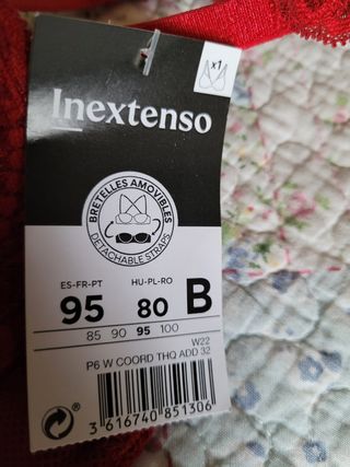 Conjunto de lencería nuevo con etiquetas.