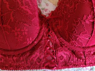 Conjunto de lencería nuevo con etiquetas.