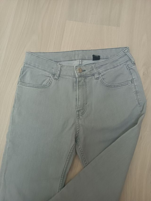 Pantalón vaquero niño.